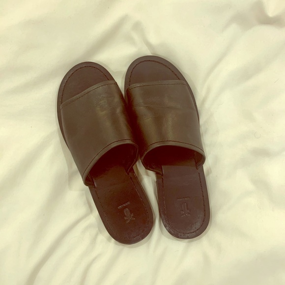 frye leather slides